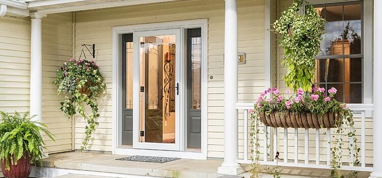 screen door installation in Oakland Park