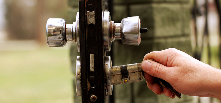 front door latch repair Oakland Park